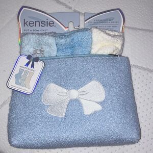 Kensie Blue and White Socks and Cosmetic Bag Set